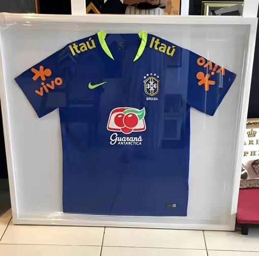 Camisa do Brasil emoldurada